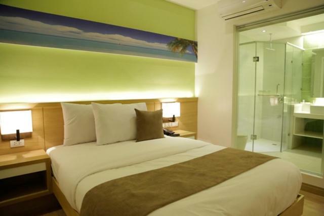 Icove Beach Hotel Olongapo Exterior foto